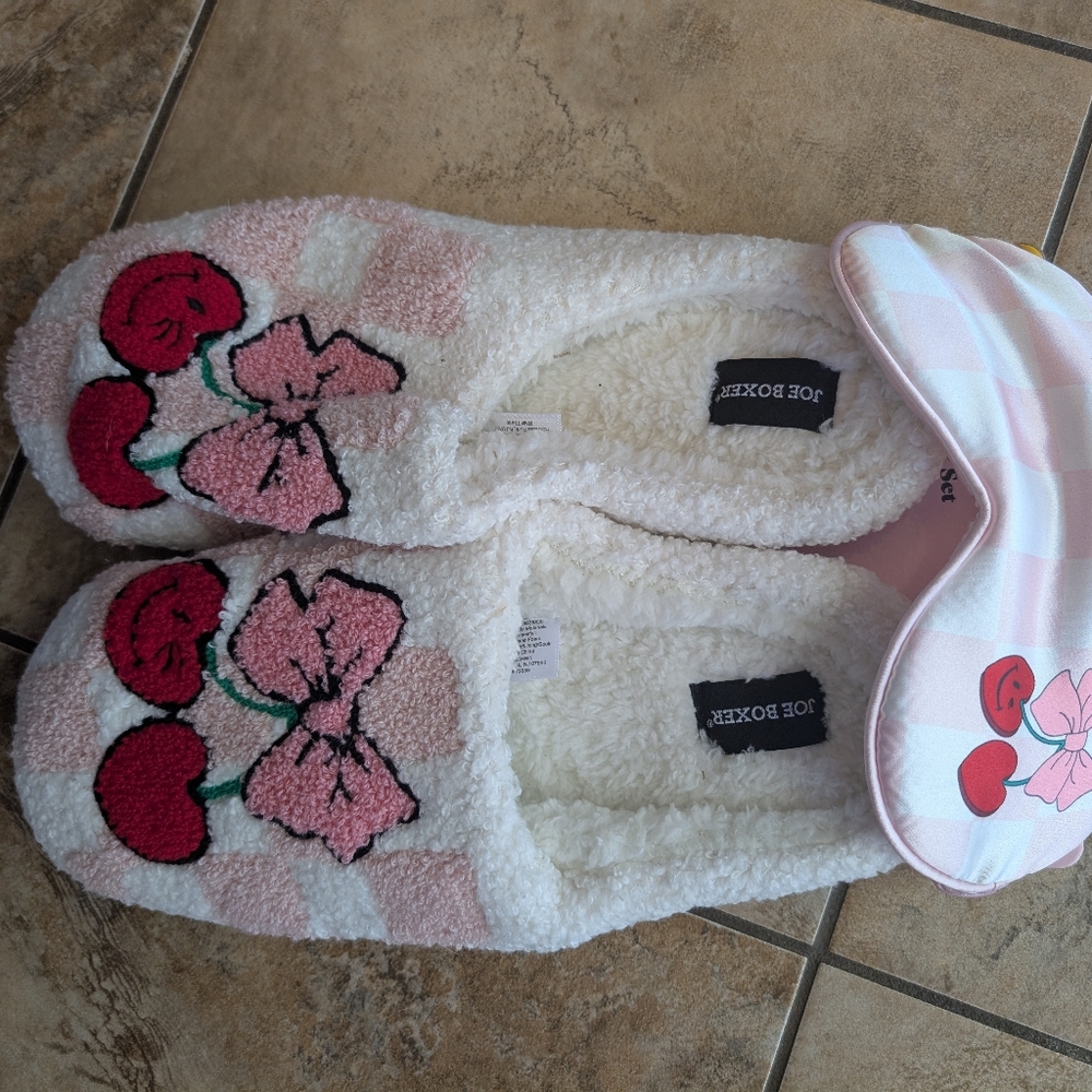 Joe Boxer slippers and sleep mask